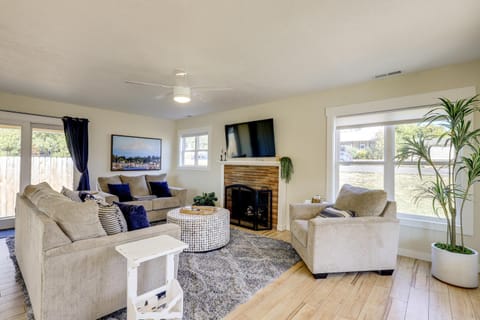 Walk to Dtwn Camas! Updated Home with Game Room House in Willamette Valley