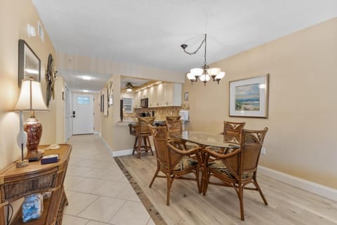 The Twins Hideaway at Sun Plaza West House in Holmes Beach