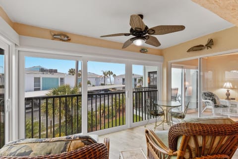 The Twins Hideaway at Sun Plaza West House in Holmes Beach