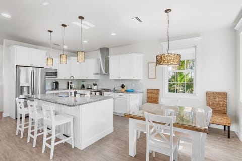 Coconut Breeze Estate House in Anna Maria Island