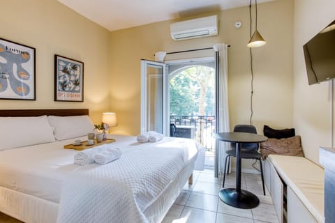 Bed, TV and multimedia, Bedroom, air conditioner