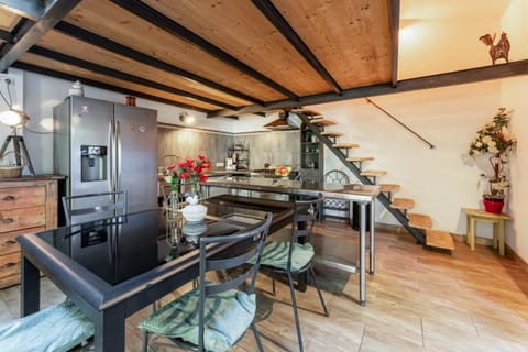 Property building, Kitchen or kitchenette, Living room