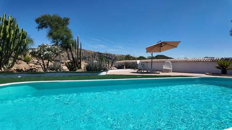 Natural landscape, Mountain view, Swimming pool, sunbed