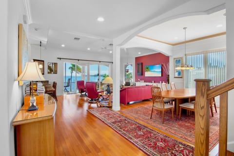 White Pelican House House in Bradenton Beach