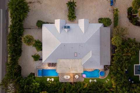 Blue Oasis Retreat House in Holmes Beach