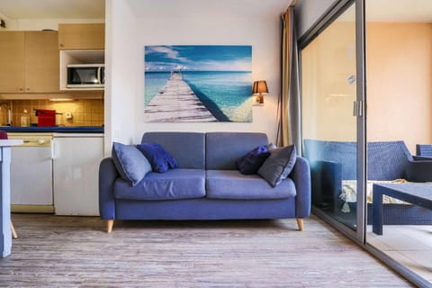 LX102 T2 balcon & piscine plage à 2 minutes Apartment in Cannes