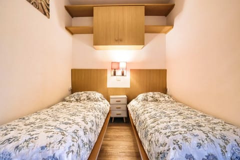 LX102 T2 balcon & piscine plage à 2 minutes Apartment in Cannes