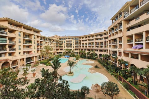 LX102 T2 balcon & piscine plage à 2 minutes Apartment in Cannes