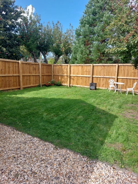 The Garden Room at Poplar Cottage Bed and Breakfast in Weston-super-Mare