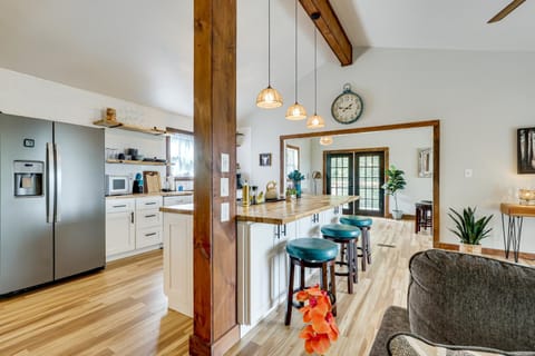 1 Mi to Dtwn Loudon Spacious River-View Home House in Watts Bar Lake