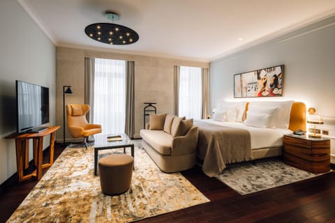 Bed, Seating area, Bedroom