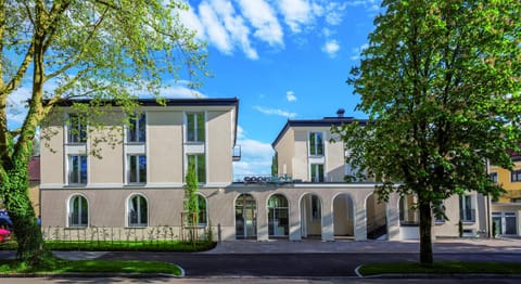 Property building, Day