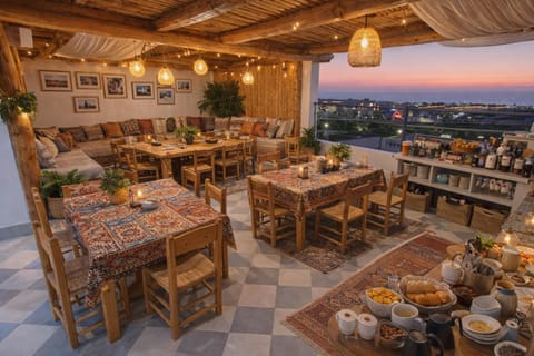 Restaurant/places to eat, View (from property/room), Food and drinks, Dining area, Food