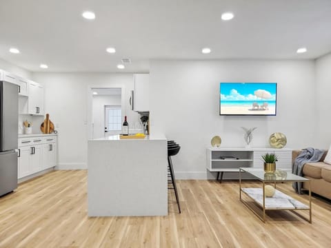 Wilderness Escape, by Breathtaking Natl Park House in Town N Country