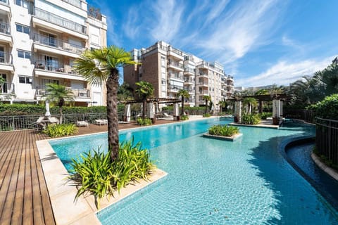 Swimming pool, Swimming pool
