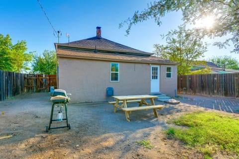Walkable Location, Fenced Yard Wickenburg Home! House in Wickenburg