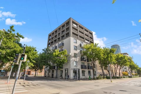 Property building, Day, Neighbourhood, City view, Street view, Location