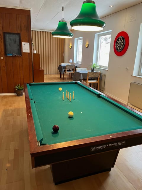 Billiard, Lounge or bar