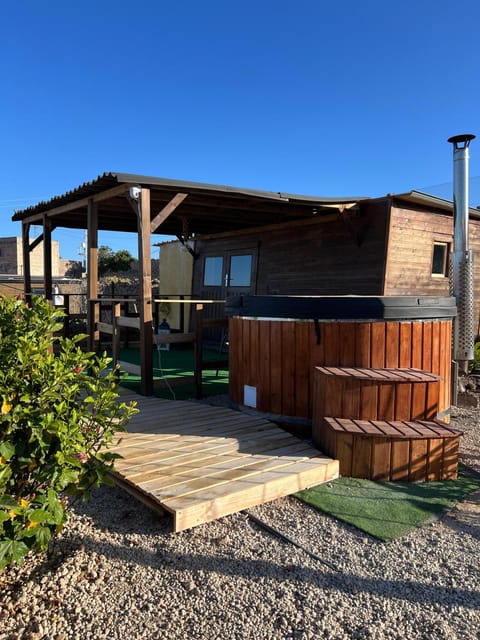 Property building, Hot Tub