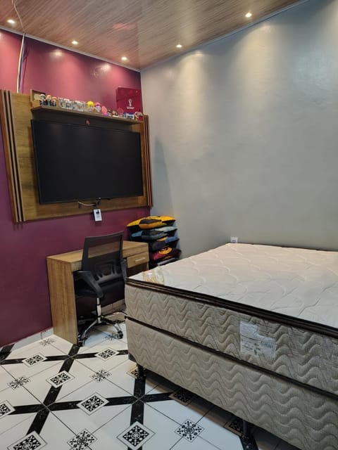 Communal lounge/ TV room, Bed, TV and multimedia, Photo of the whole room, Bedroom