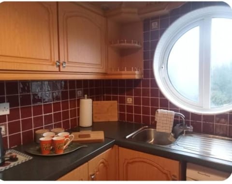 Kathleen's Apartment includes Car Parking Apartment in Galway