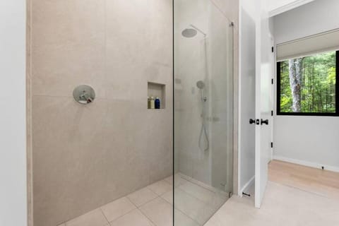 Modern Family Retreat in the Catskills Wilderness Villa in Capital District, NY, USA