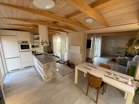 Dining area, dishwasher