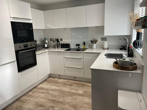 Kitchen or kitchenette, pet friendly