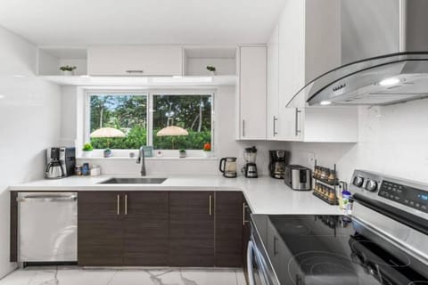 Kitchen or kitchenette, kitchen