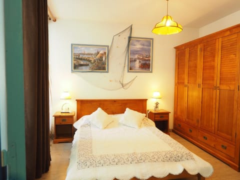 Bed, Photo of the whole room, Bedroom, wardrobe