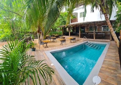 Swimming pool