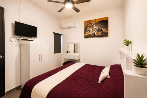 Bed, TV and multimedia, Bedroom, air conditioner