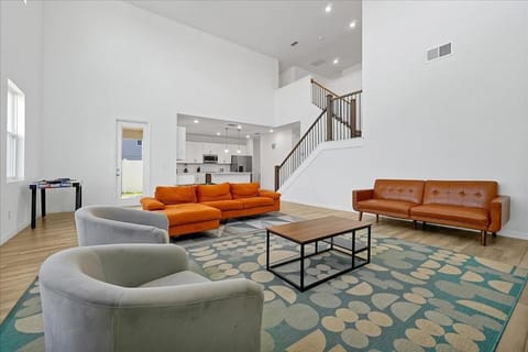 2186 Derwent Dr Davenport House in Four Corners