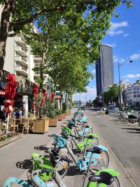 Neighbourhood, Street view