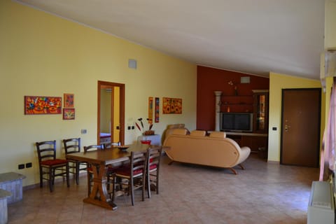 Communal lounge/ TV room