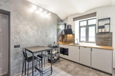 Kitchen or kitchenette, Dining area, pet friendly, stove