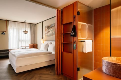 Bed, Bathroom, Photo of the whole room