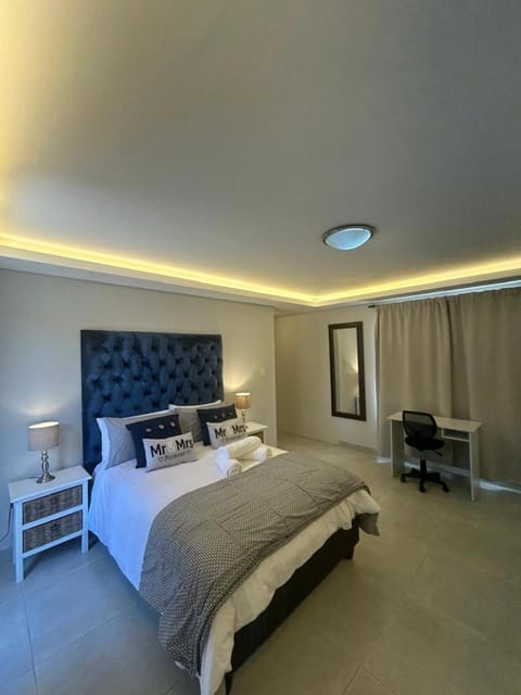 Immaculate,Alttrative &Modern 6 minutes away from the beach Bed and Breakfast in Cape Town