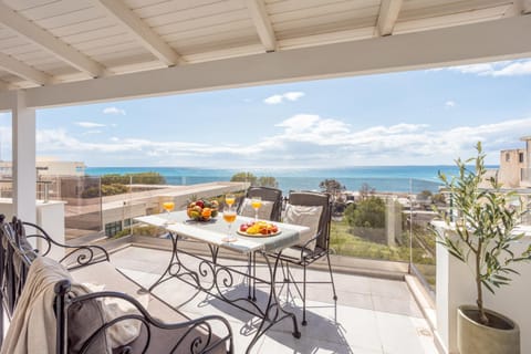 Natural landscape, View (from property/room), Balcony/Terrace, Seating area, Sea view