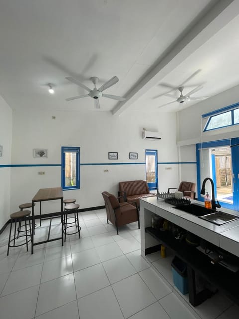 Living room, Dining area, kitchen