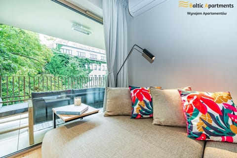 Bed, Day, View (from property/room), Balcony/Terrace, Living room