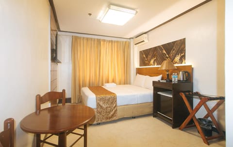 TV and multimedia, Photo of the whole room, Bedroom