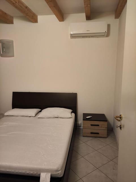 Large apartment with 2 bedrooms in the historic center Apartment in Reggio Emilia