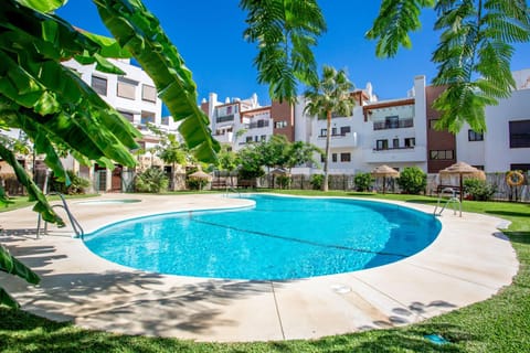 Property building, Swimming pool, Swimming pool