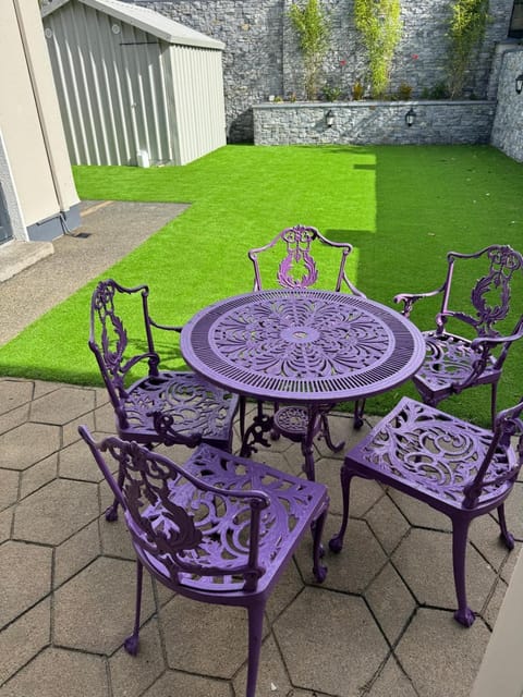 Patio, Seating area