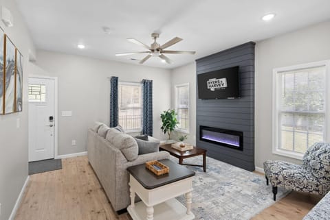 Lopez Lounge 1018 Main St House in Clarksville