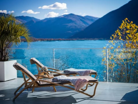 Autumn, Lake view, Mountain view, sunbed