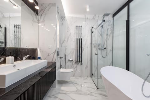 Shower, Toilet, Bathroom, Bath