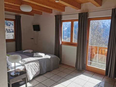 View (from property/room), Photo of the whole room