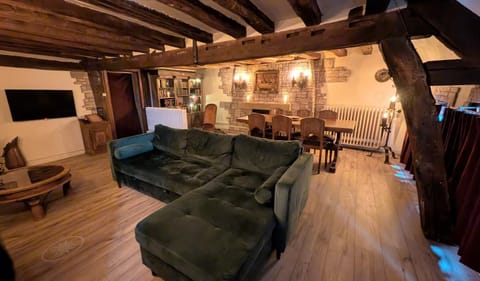 Communal lounge/ TV room